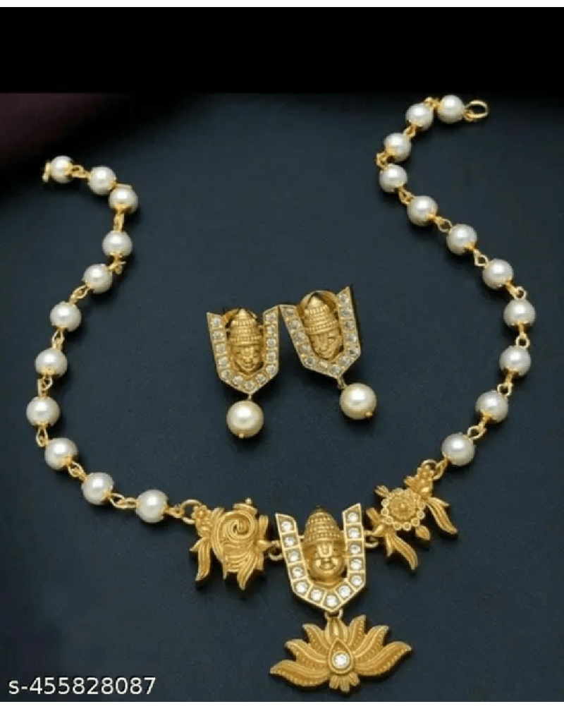 Pearl earrings and necklace 
